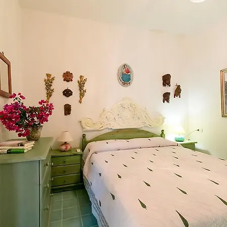 Four Seasons Bed & Breakfast Calasetta